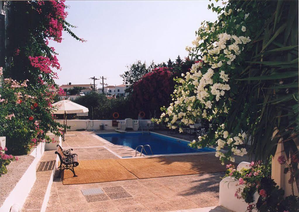 Spetses Retreat Accommodation Екстериор снимка
