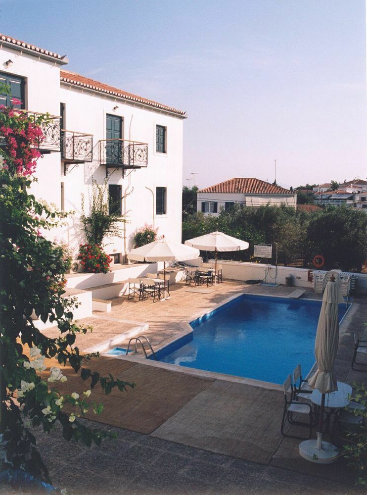 Spetses Retreat Accommodation Екстериор снимка